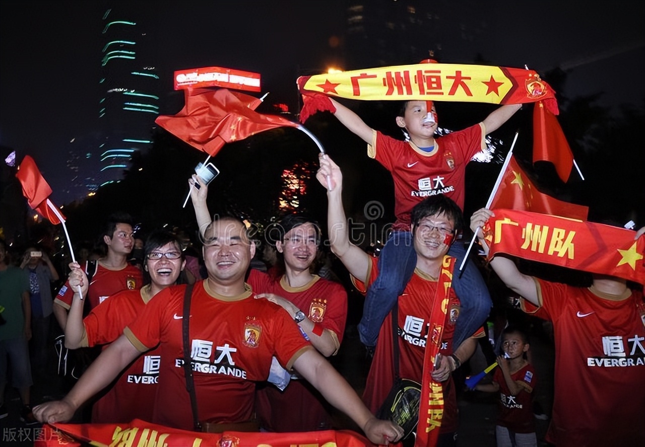 中国足球三十年只剩一地鸡毛，足协主席落马、地产金元时代结束