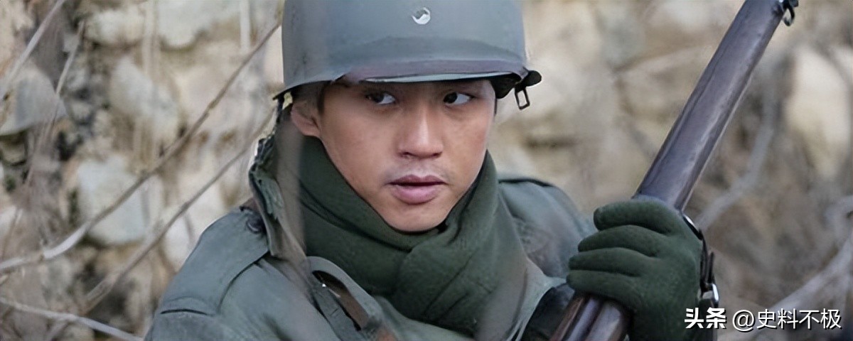 “混世魔王”邓超，上学曾拿刀追保安跑，与冯小刚竟恩怨多年