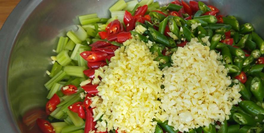 婆婆做的炝拌芹菜,婆婆菜的腌制方法