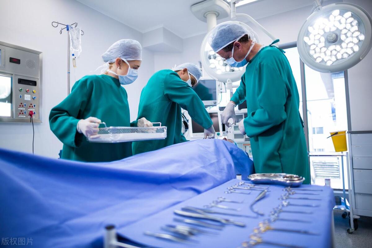 女性切除子宫以后还能来月经吗,年轻女性切除子宫后会有什么影响