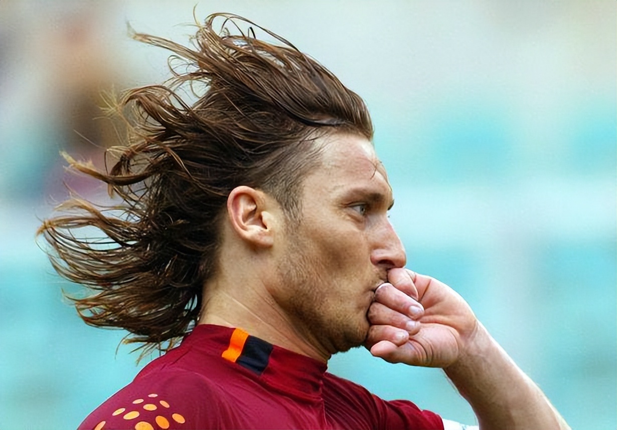 皇马球员哈兰德姆巴佩,姆巴佩球员加盟皇马