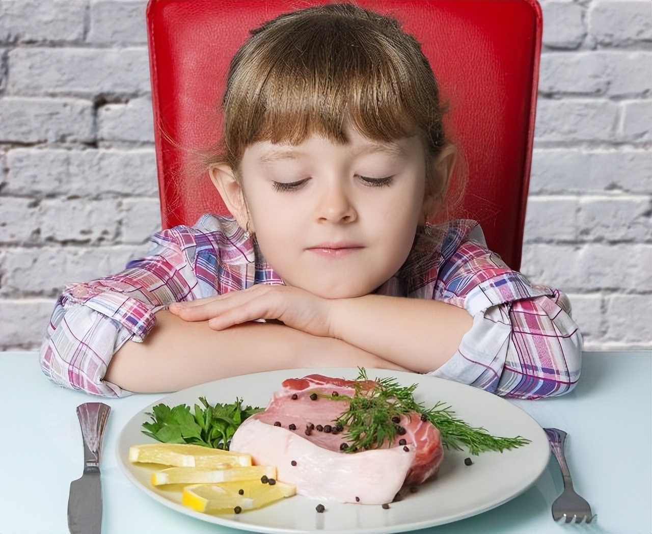 脖子后面黑洗不掉是什么原因,脖子后面黑黑的是黑棘皮症吗