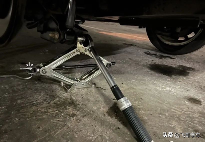 卡罗拉改装减震器经验,卡罗拉双擎更换kyb减震器