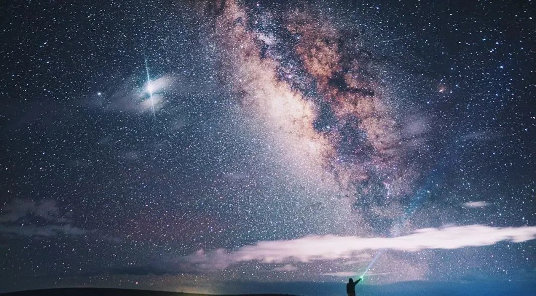 火出圈啦,甘孜文旅局长化身侠客火出圈