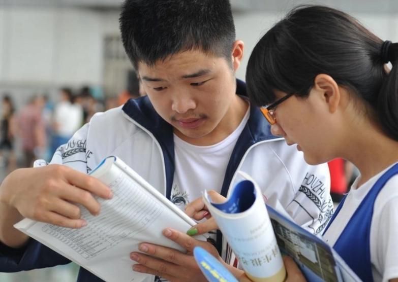 文科生理科生谁更有前途,文科生和理科生哪个更有优势视频