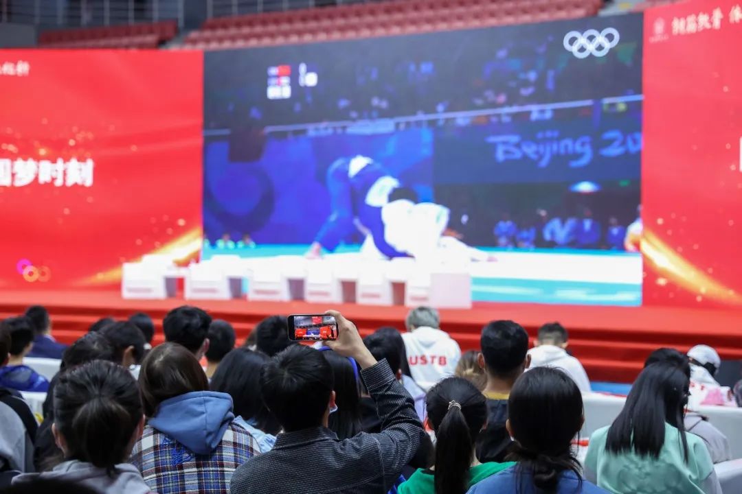 五位奥运冠军抢金牌,2021奥运冠军走进人民大会堂