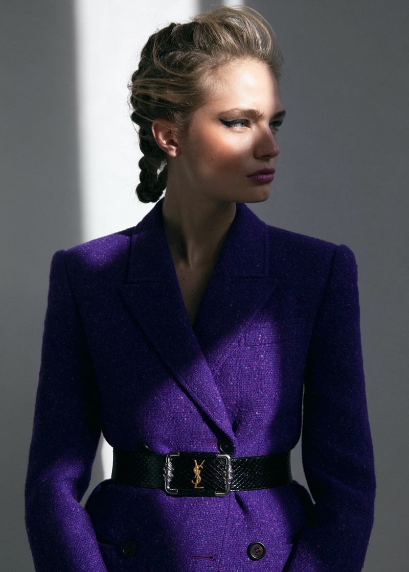 德国超模安娜·米拉（AnnaMilaGuyenz）拍摄的时尚杂志