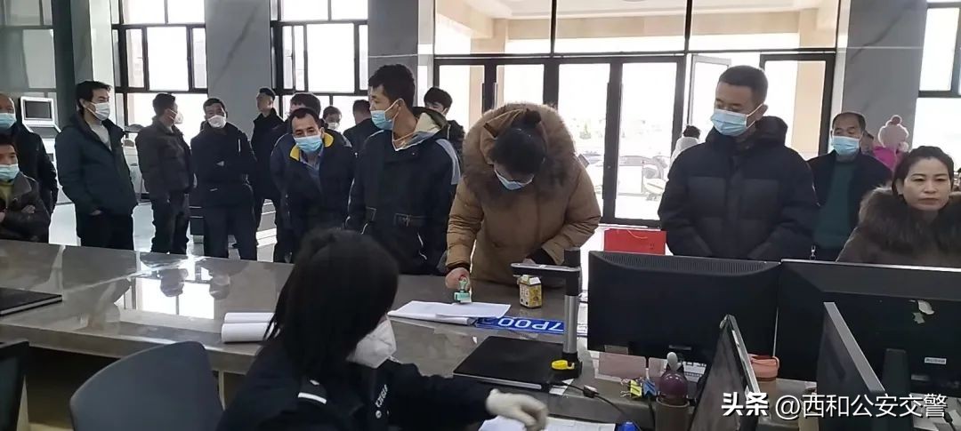 我为群众办实事交警暖心帮助,我为群众办实事交警大队城区中队