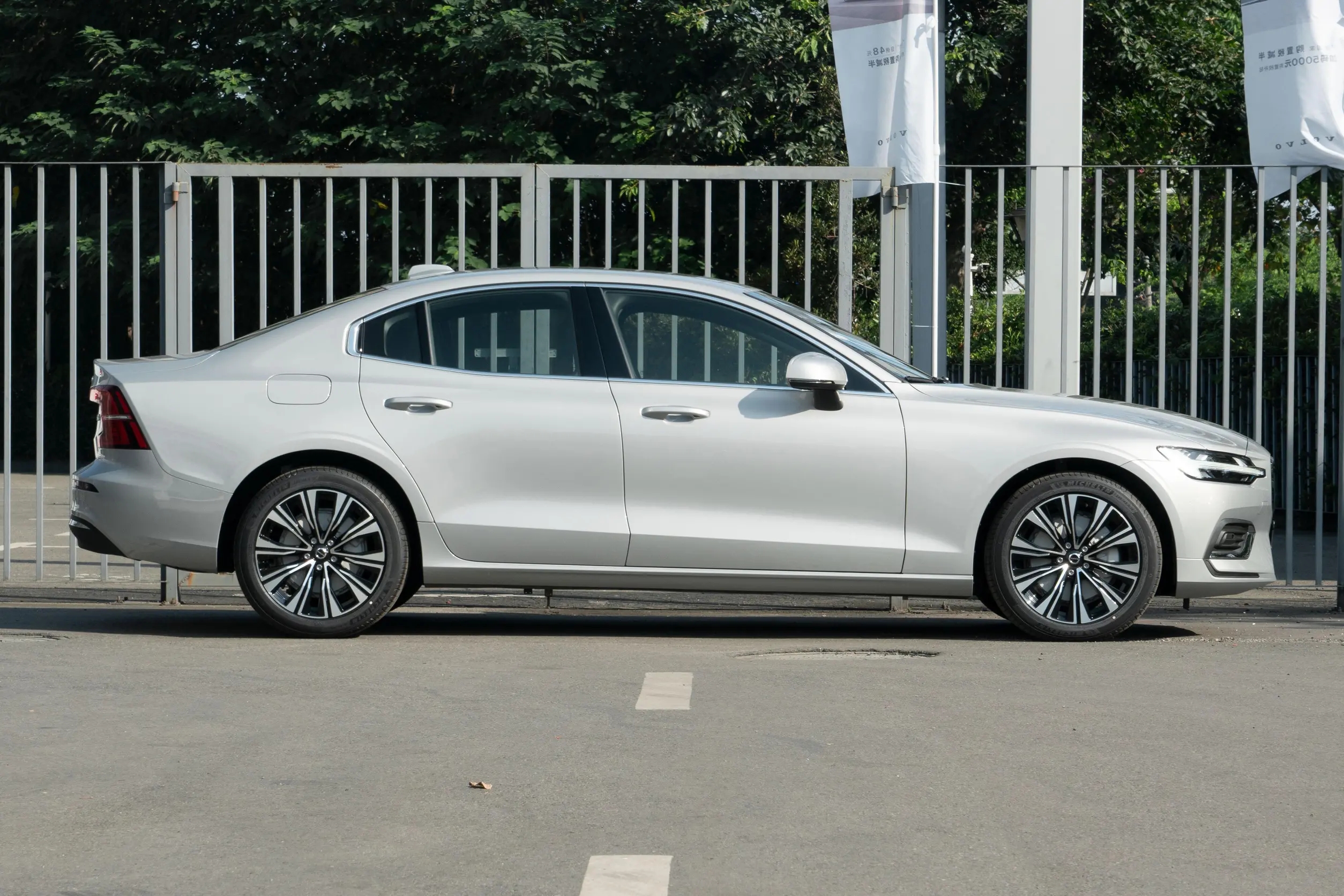 不建议入手的豪车车型是,综合实力好才叫性能好的几款豪车