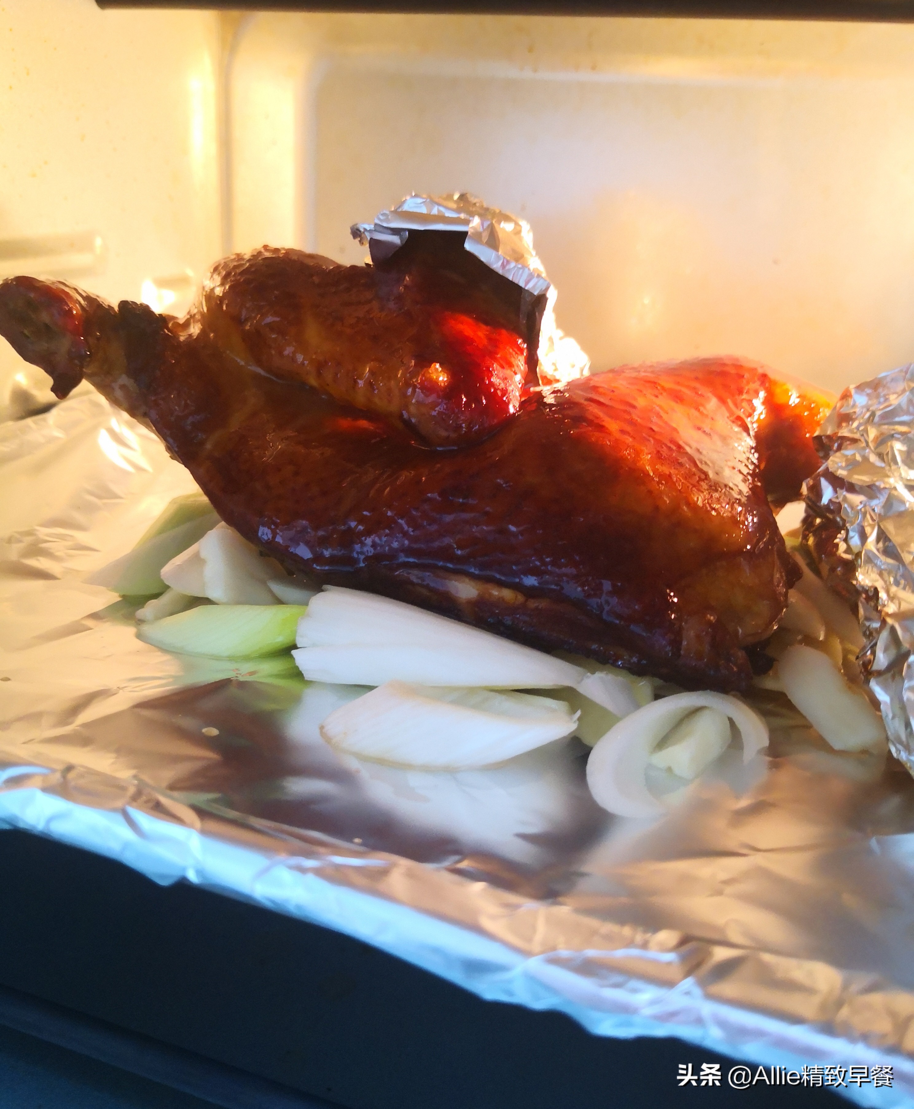 脆皮烤鸡做法烤箱教程,在家就能做的爆汁脆皮烤鸡