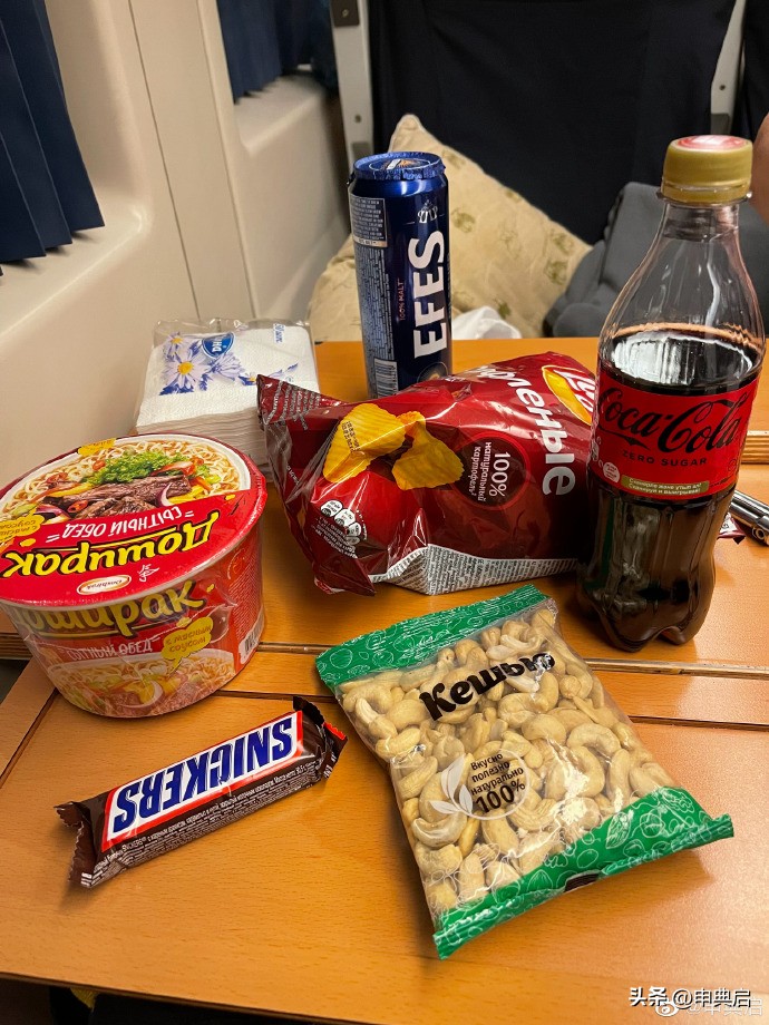 哈国贪污警察被我指着鼻子骂，要求对方出示警察证件