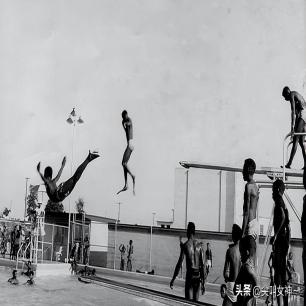 日军抽打伪军,日寇残忍的暴行