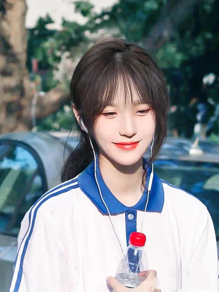 秋冬齐刘海造型,秋冬减龄刘海