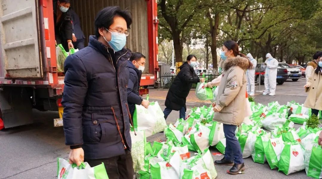 永旺永乐学雷锋志愿服务队荣获“2022年度苏州市十佳团队”称号!