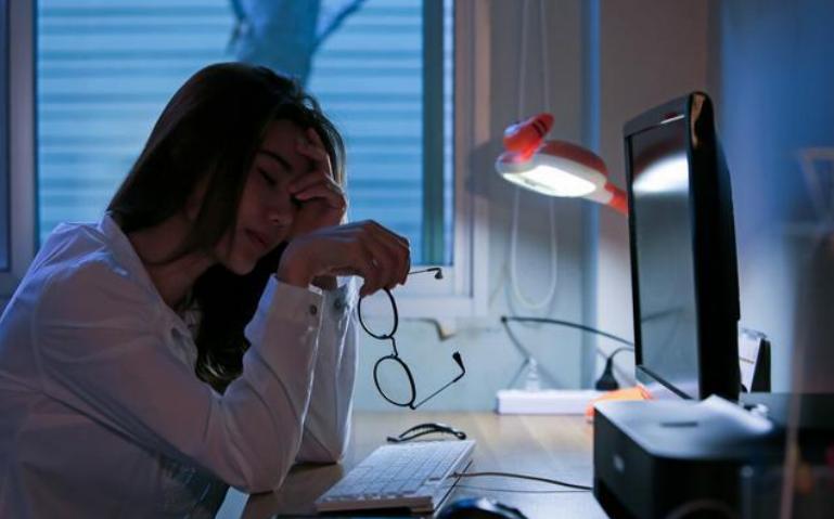 适合熬夜喝的养生茶,熬夜养心茶