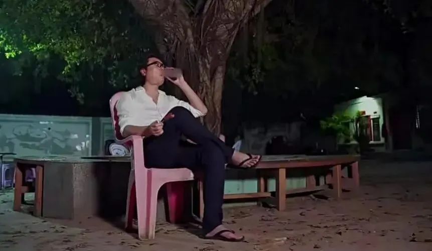 好好的大帅哥，怎么就长了张脸呢