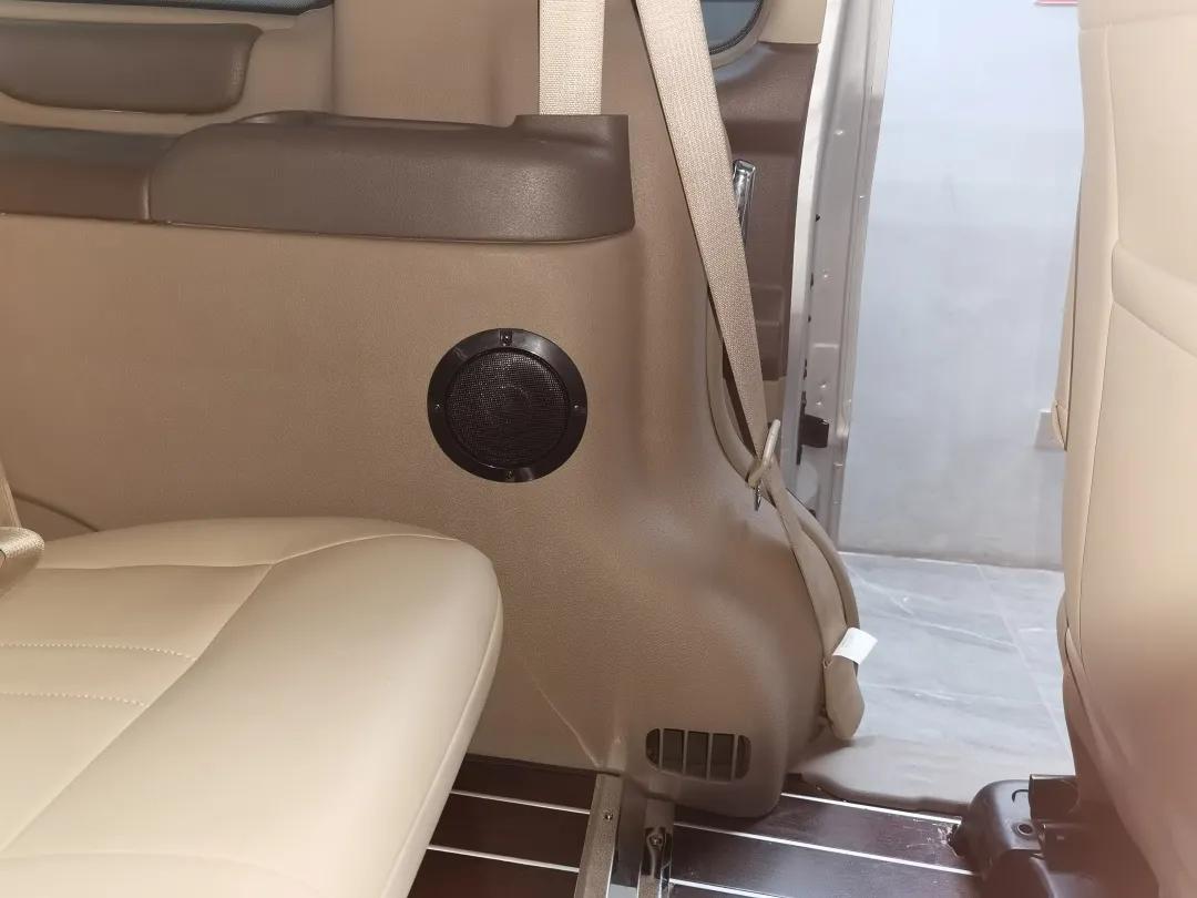 别克gl8舒适型加装解码一体机,别克gl8陆上公务舱音响升级