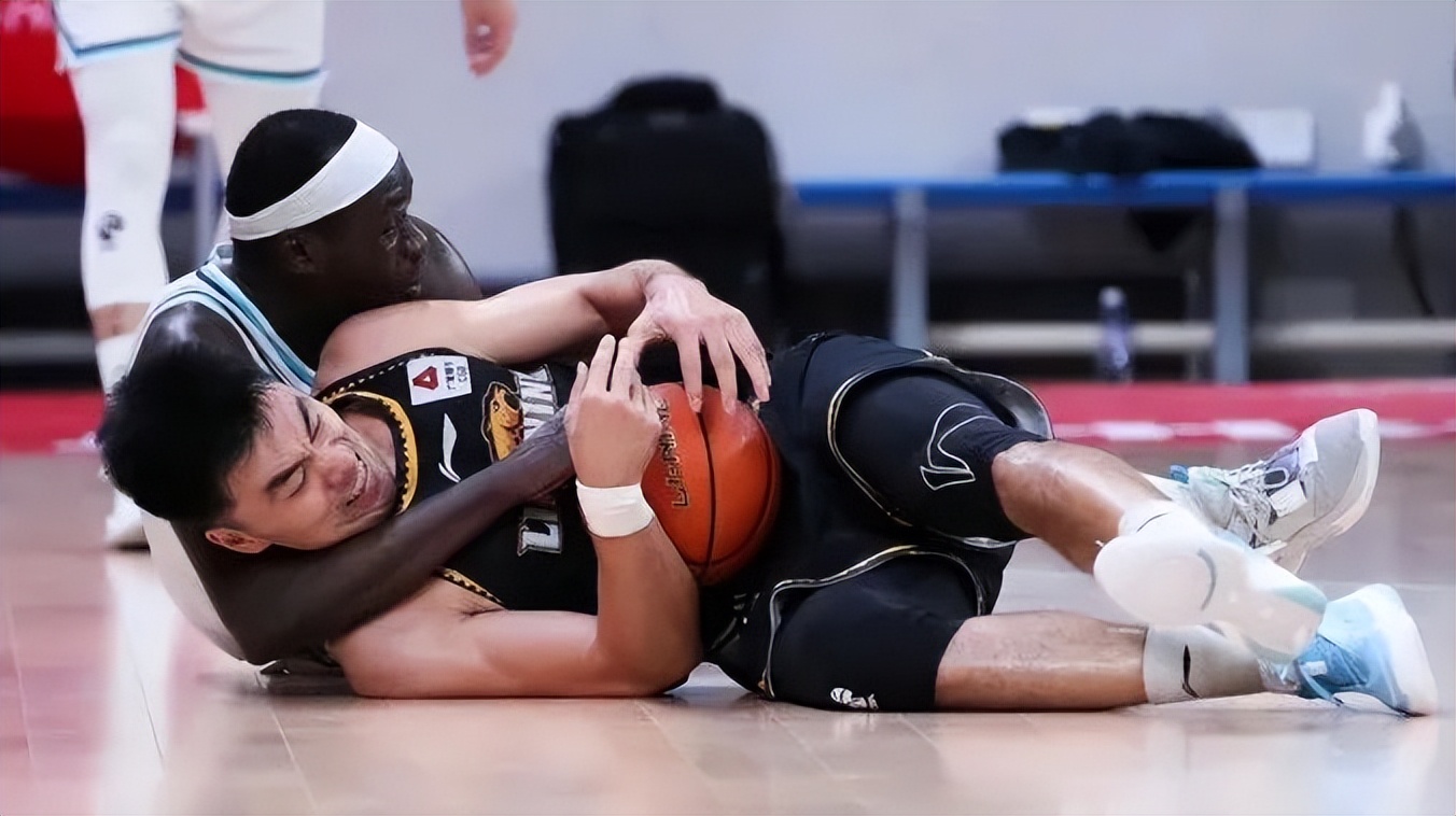 断过跟腱和韧带，国产魔兽终于习惯“退一步”了