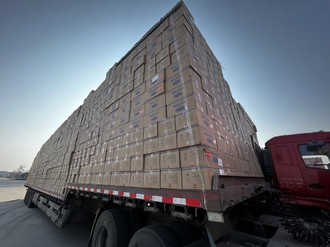 擀面皮与臊子面华厦集团100万元民生物资驰援西安