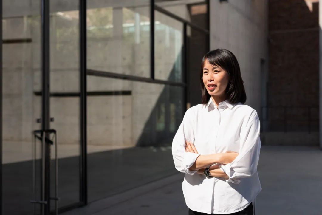 香港长大，留学英国荷兰，Foster工作回国创业，用可持续逻辑设计