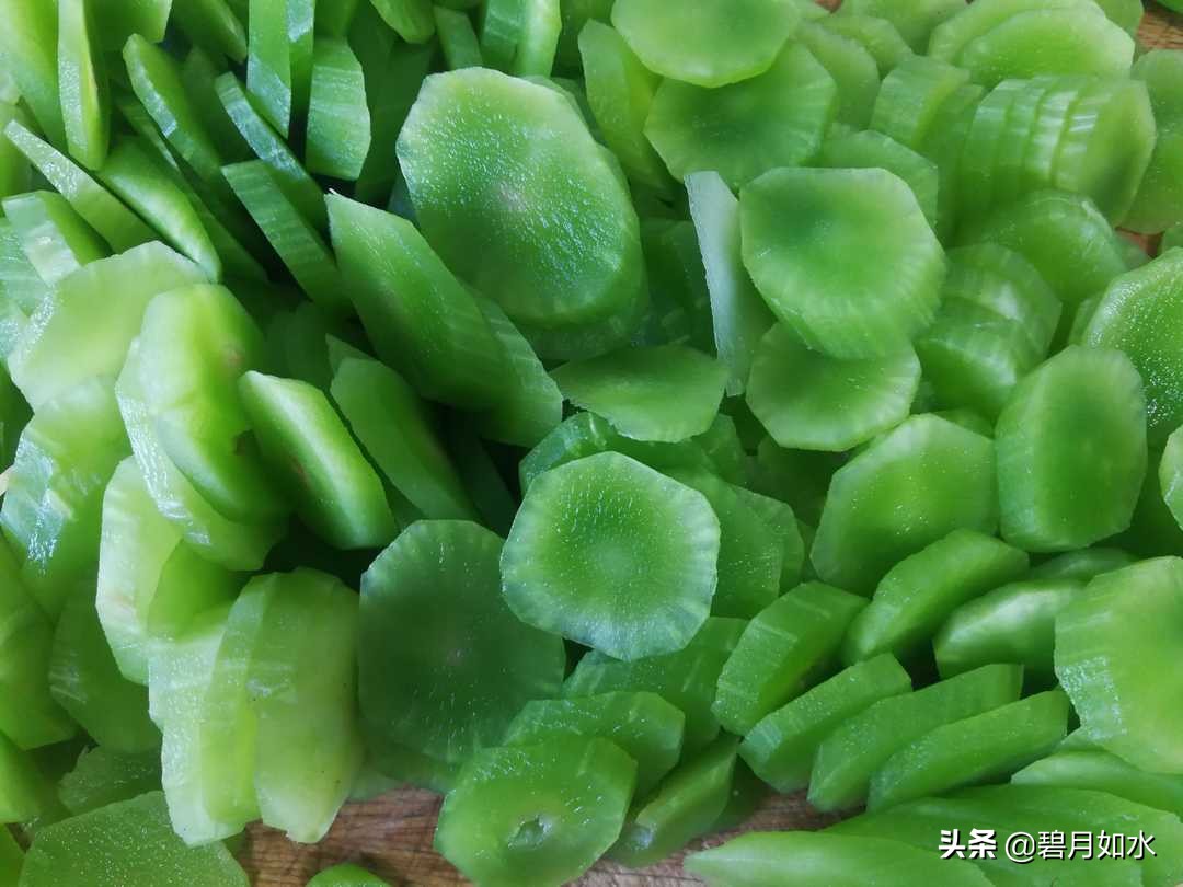 自己晾晒的莴笋干怎么清炒好吃,莴笋干晒制方法怎么做才好吃