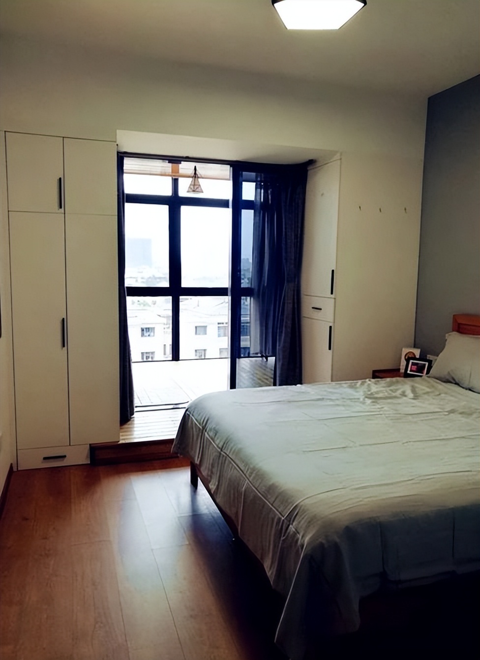 把窗户拆了变成阳台效果图,客厅阳台改造窗户