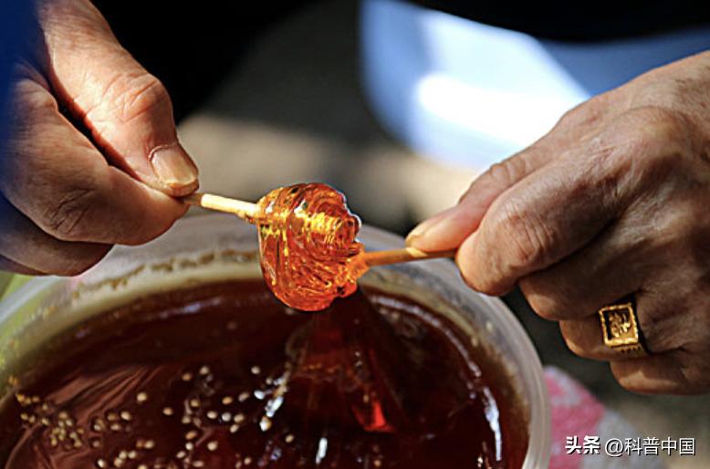 天下美食吃起来,小年吃什么河南灶糖