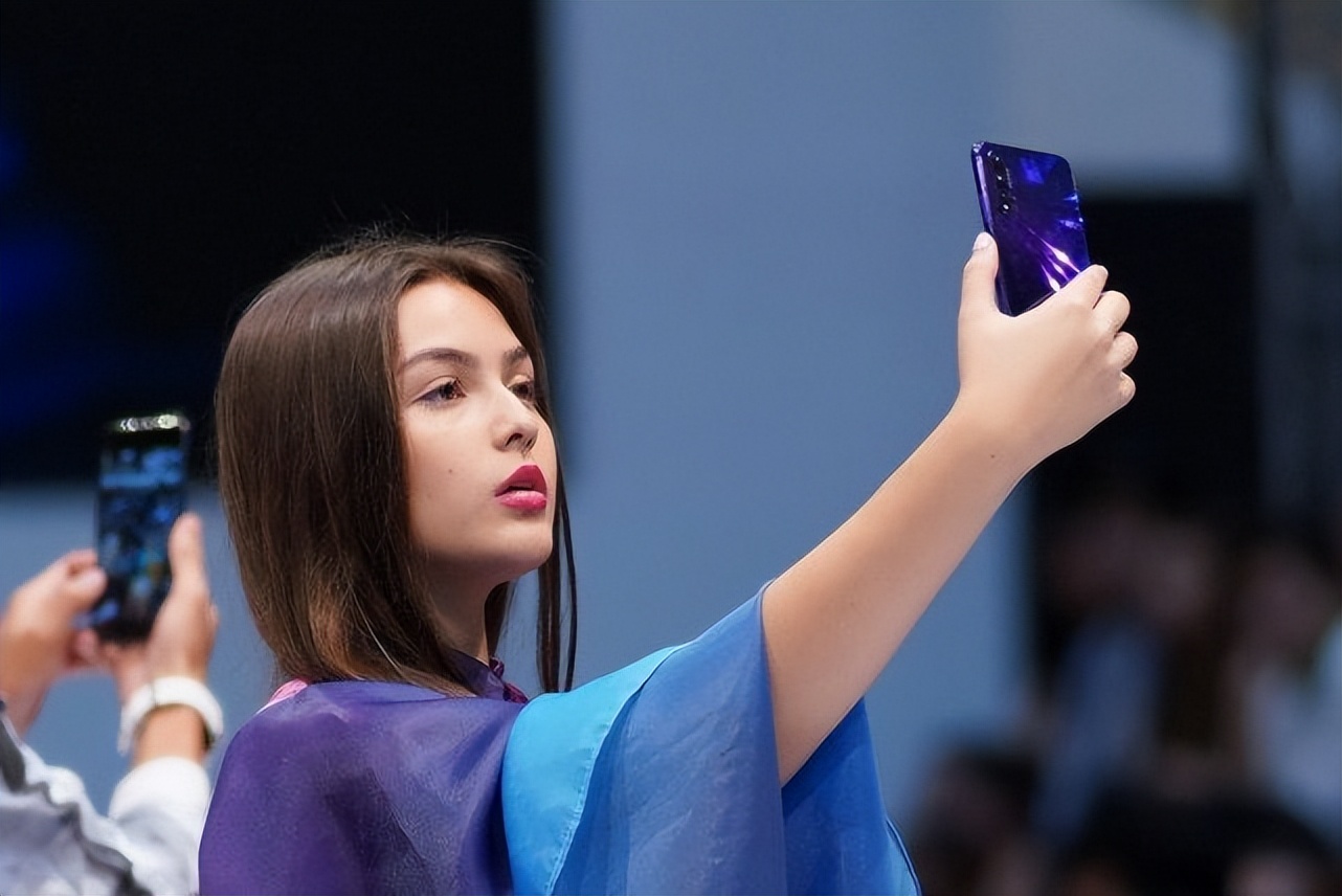 全球手机销量排行：华为跌至第10、苹果失去第1，中国品牌独占8席