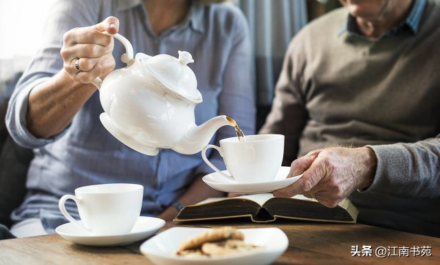 活过100岁的名家谈10大养生秘诀,百岁老人养生秘诀完整版