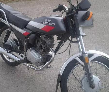 致敬青春摩托车,五羊本田雄帅150摩托车2022