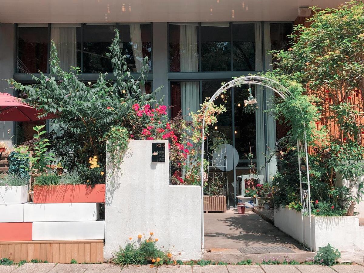 现在的一楼带花园房子怎么样,后悔没有买一楼带花园的房子