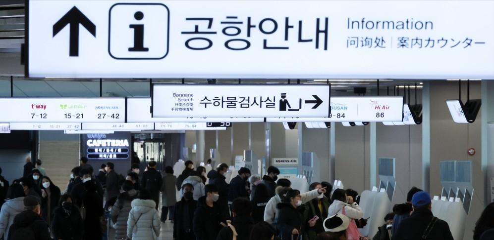 对比日印意韩国才最狠:中国人入境两次核酸暂停签证严控航班