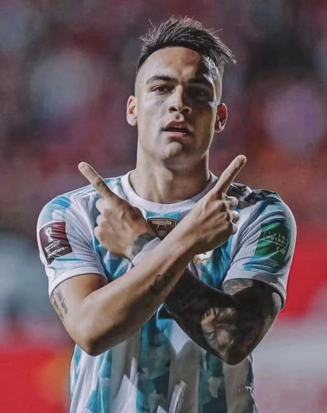 十大足球中锋,盘点足坛最强中锋