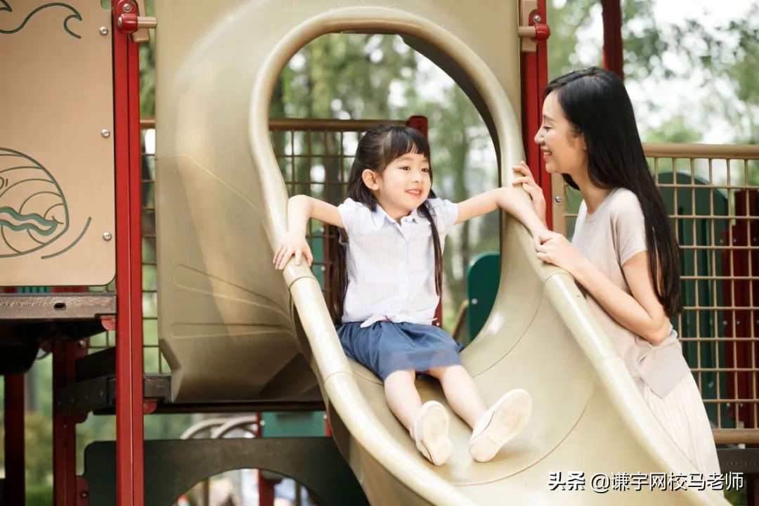 面试保育员一分钟自我介绍怎么说,幼儿园保育员面试问题大全及答案