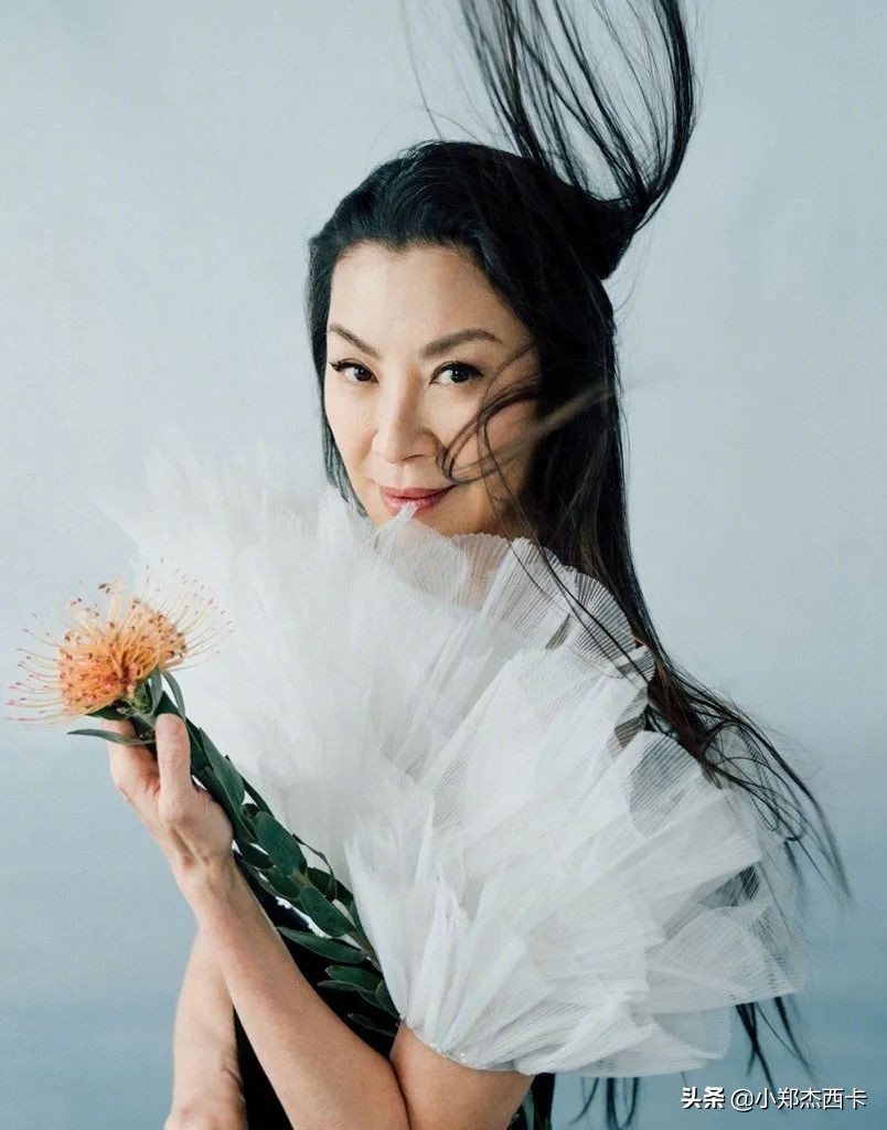 带1000万珠宝进组，谈18年恋爱不结婚，彪悍的人生不需要解释