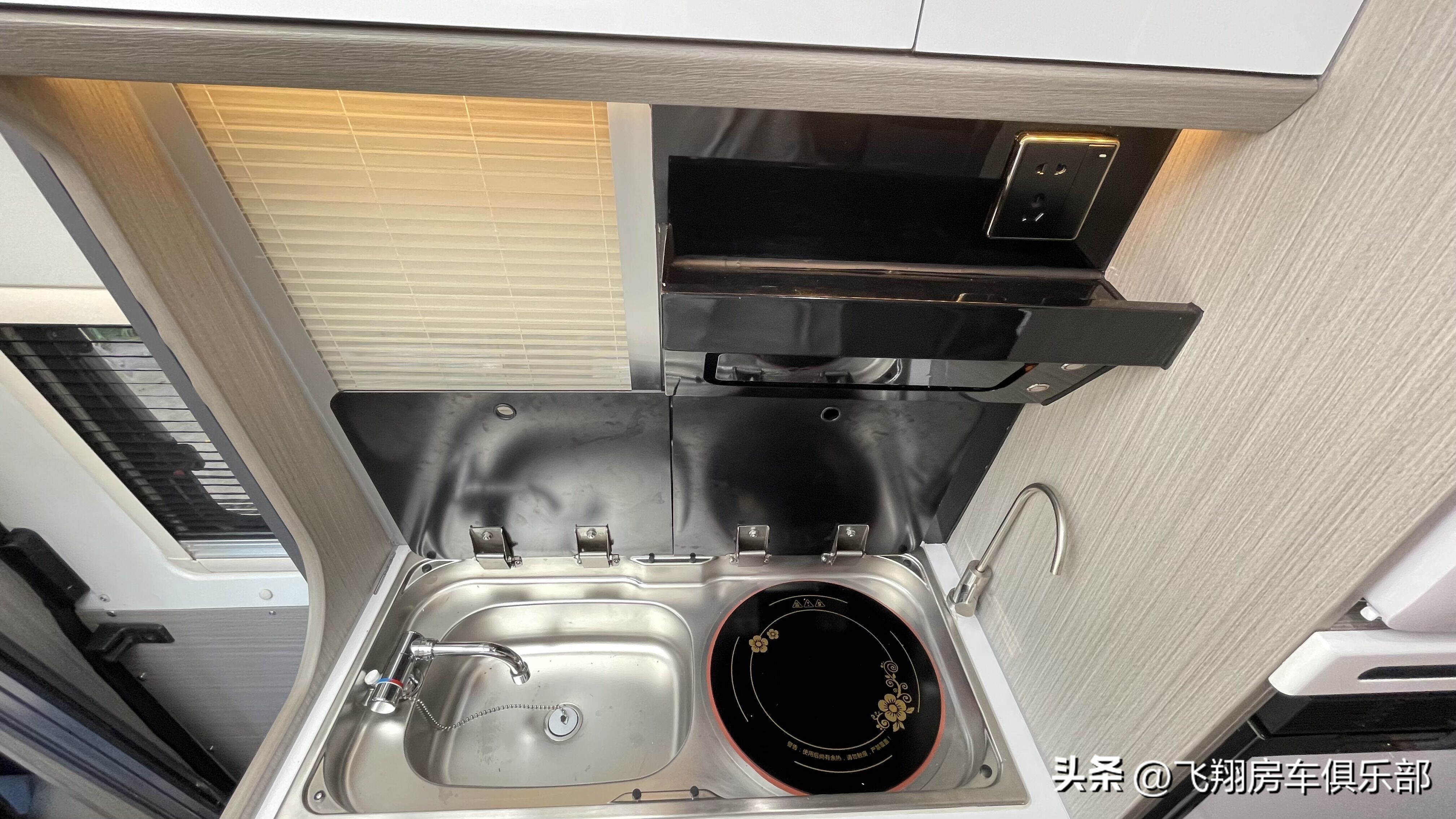 福特新世代六座短轴中顶优缺点,福特新世代短轴低顶用车感受