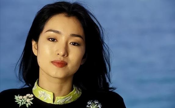 57岁富婆嫁给老公后生三胞胎,57岁富婆嫁小19岁老公生下三胞胎