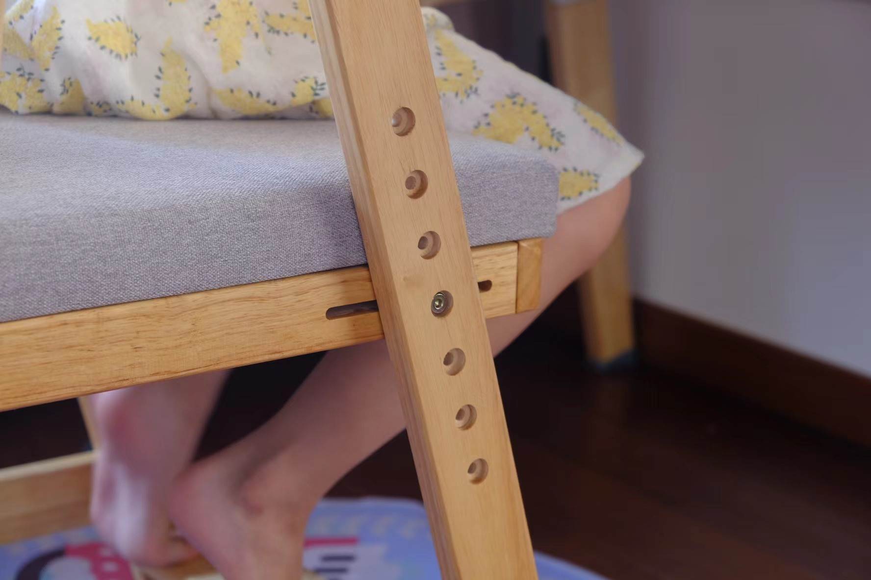 怎么选购学习桌椅,如何挑选学习桌椅品牌