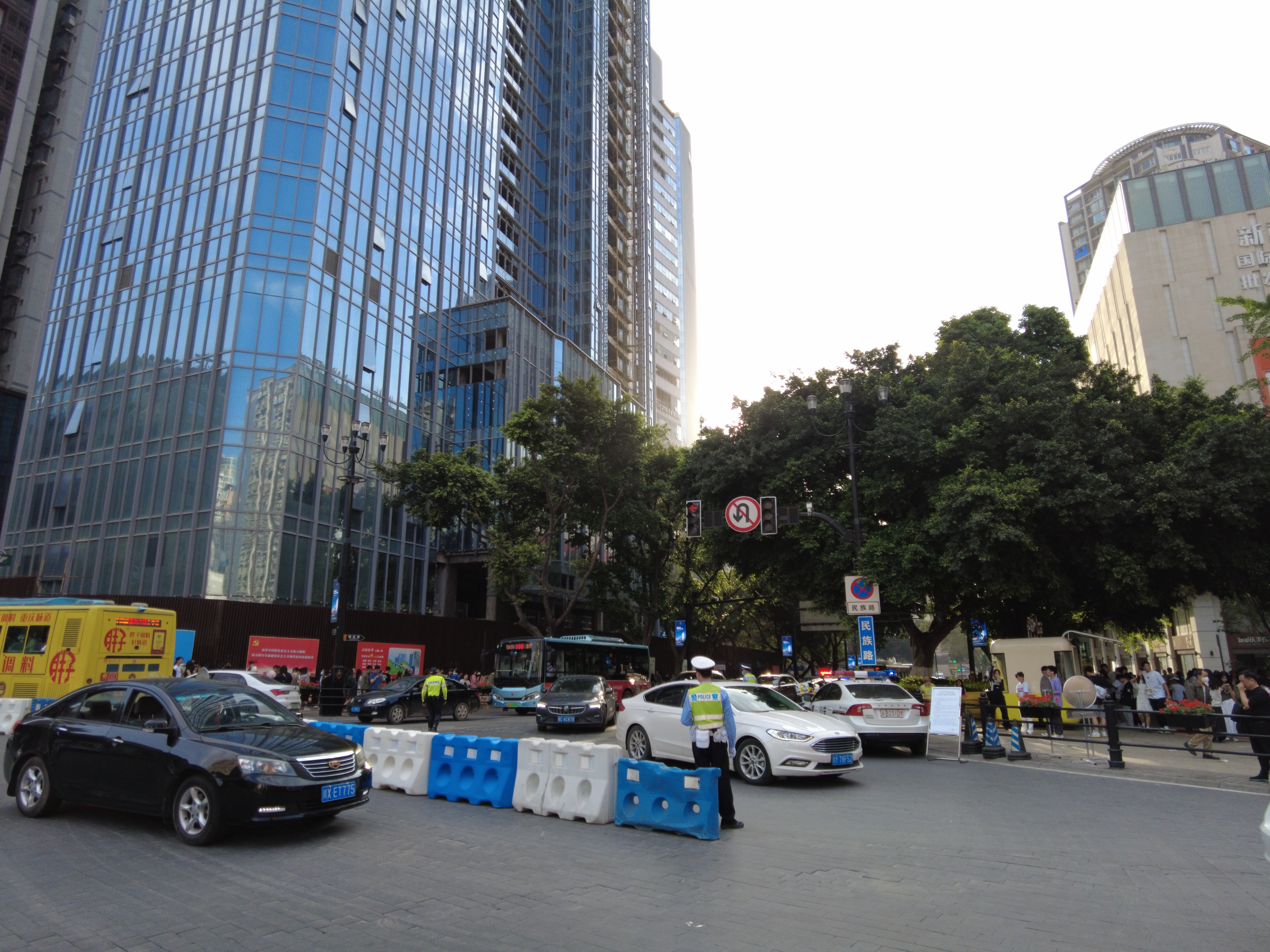 重庆封桥宠外地游客,重庆封桥封路方便游客