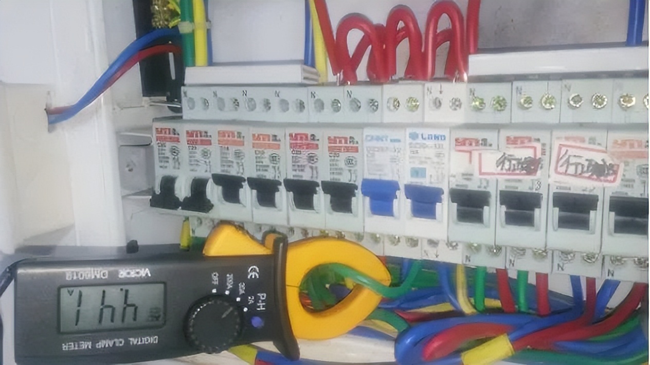 干电工拿死工资还是自己做烧烤好,干电工危险吗