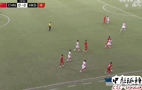 急了！对方后卫动作太脏：22岁国脚当场顶翻对手后头都没回