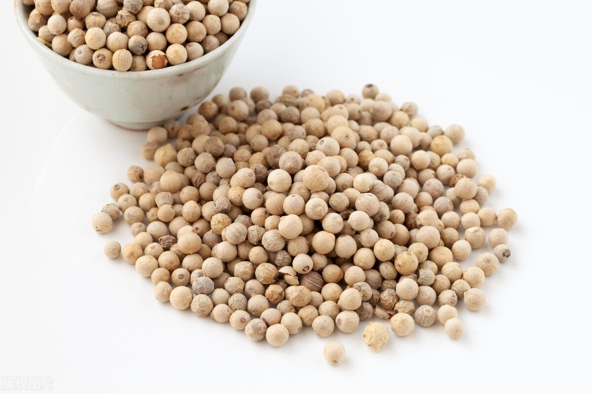 为啥黑胡椒粉没有臭味白胡椒粉有,超市买的现磨的胡椒粉怎么有臭味