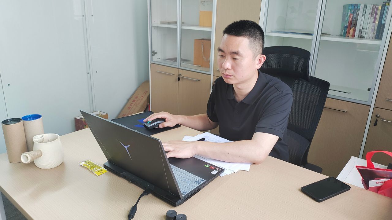 在这里创业，带上衣服就行了