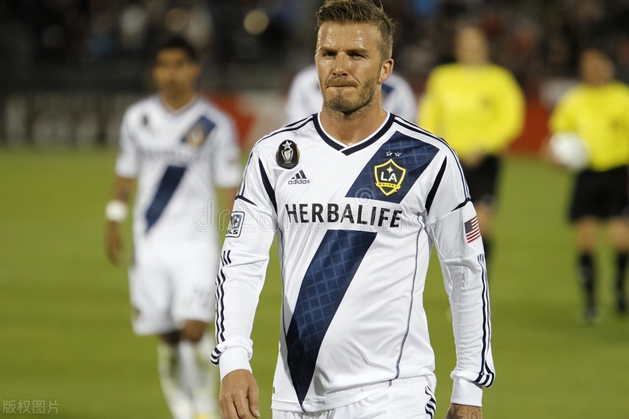 贝克汉姆：足球界的时尚先驱