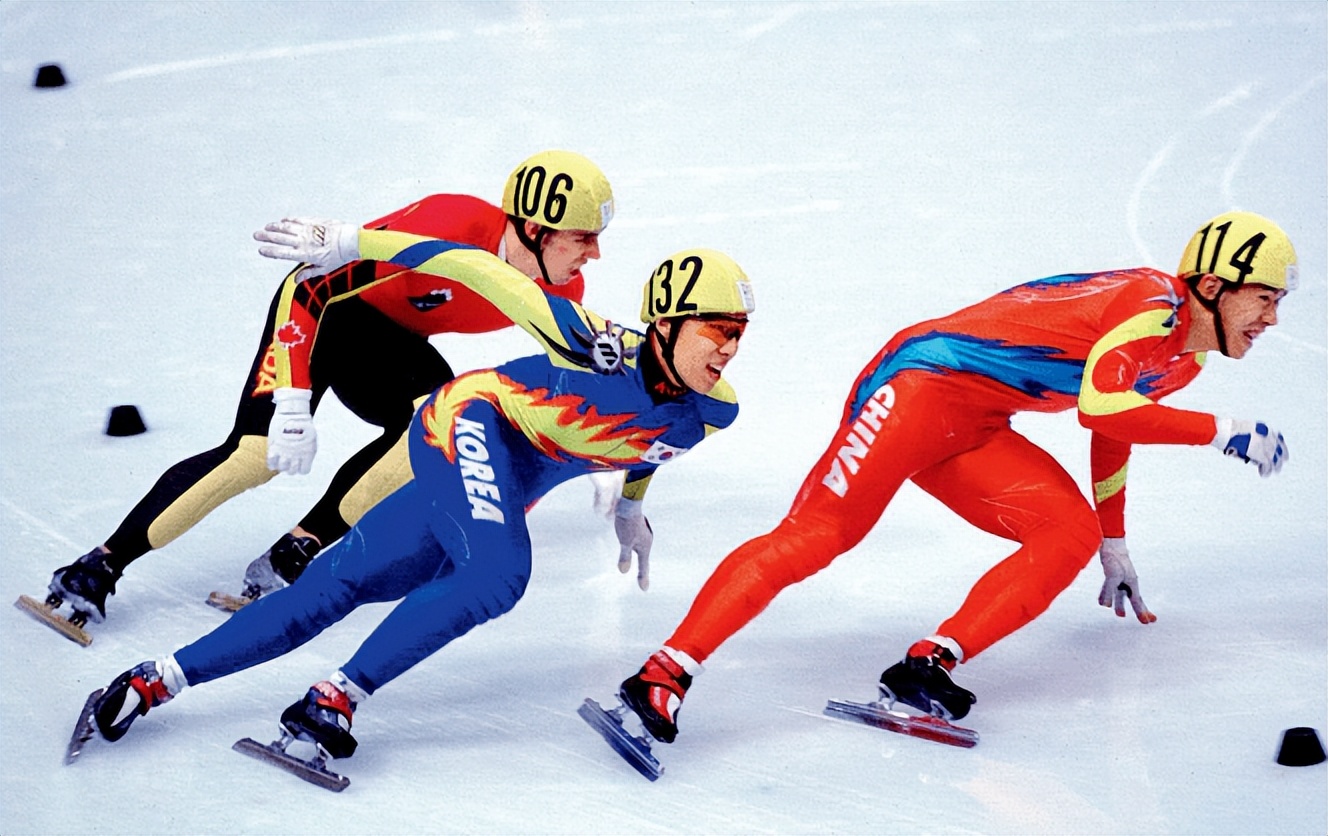 中韩短道速滑那点事,短道速滑世界杯周洋受伤回放