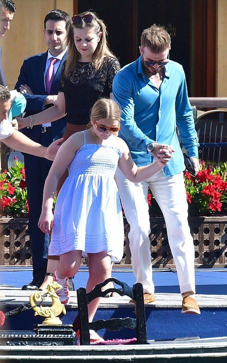 贝克汉姆和小七度假,贝克汉姆带小七游玩