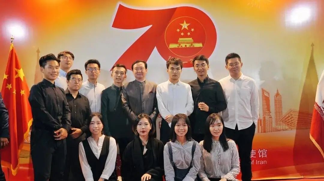 就业率100%，毕业入职央视、外交部！上海名校“硬核专业”火了！