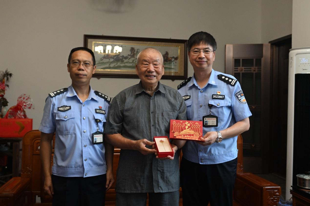 七一学党章悟党性践初心研讨材料,庆七一学思想强党性主题党日活动