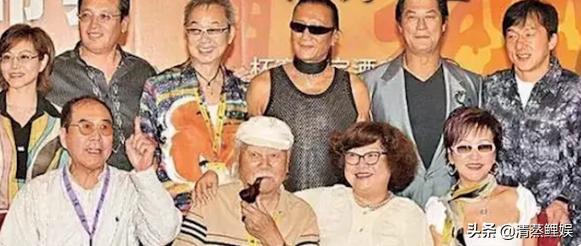 谢贤和李小龙合影站c位,谢贤李小龙曾江合影