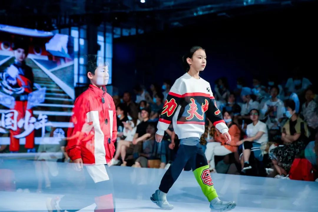 特步儿童三合一,特步大国少年